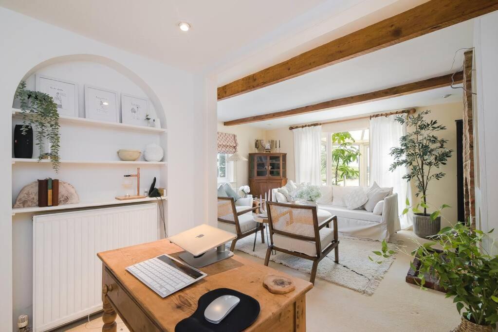 Adorable 2 Bedroom Guest House 호크허스트 외부 사진